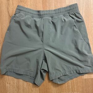 Lululemon men’s Pace Breaker Shorts 6inch